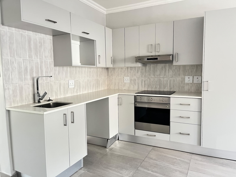 2 Bedroom Property for Sale in Sea Point Western Cape
